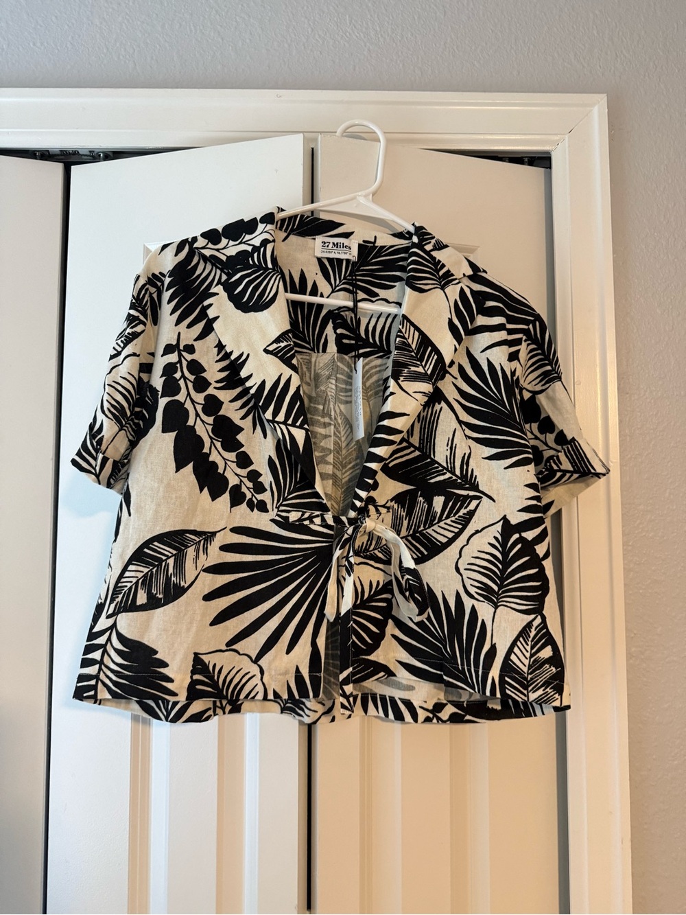 27 Miles Malibu Black & Cream Tropical Tie-Front Button Down